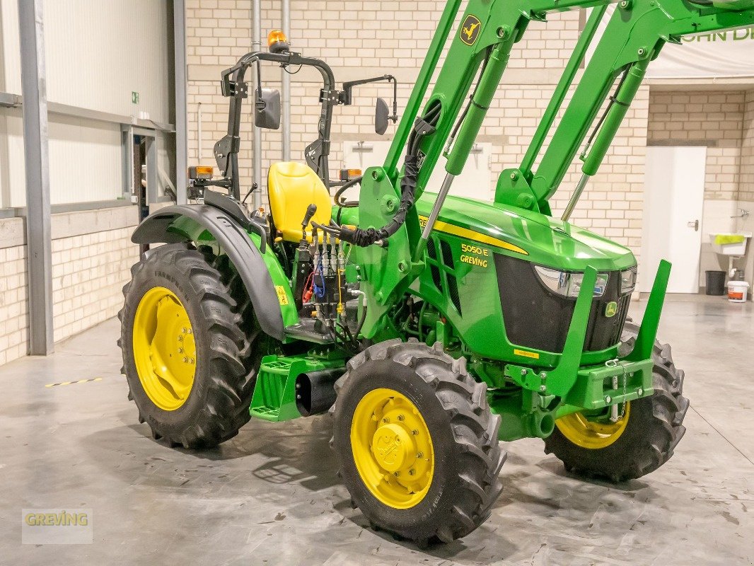 Traktor типа John Deere 5050E + H240, Gebrauchtmaschine в Ahaus (Фотография 4)