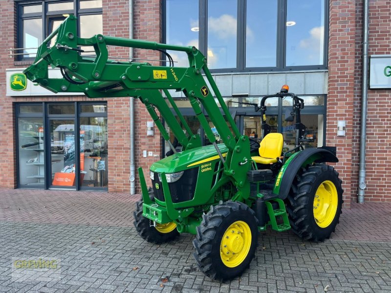 Traktor van het type John Deere 5050E inkl. H240 Frontlader, Gebrauchtmaschine in Ahaus