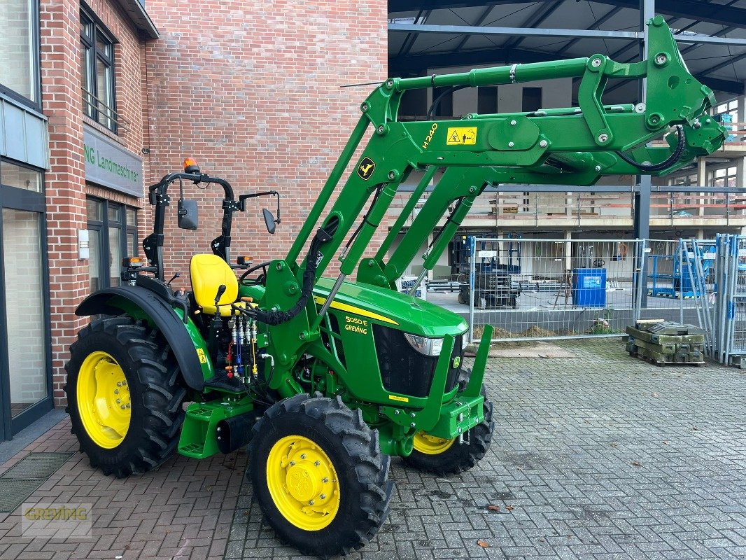 Traktor типа John Deere 5050E inkl. H240 Frontlader, Gebrauchtmaschine в Ahaus (Фотография 3)