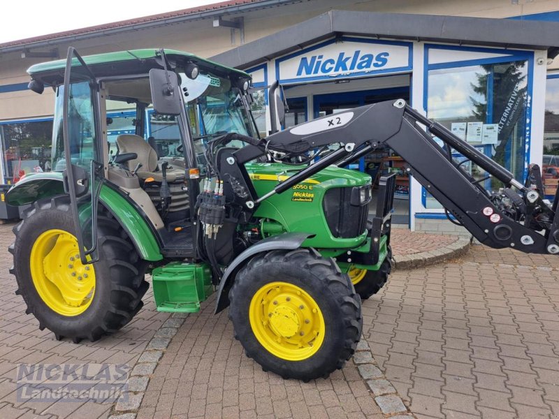 Traktor of the type John Deere 5050E mit Frontlader, Gebrauchtmaschine in Schirradorf