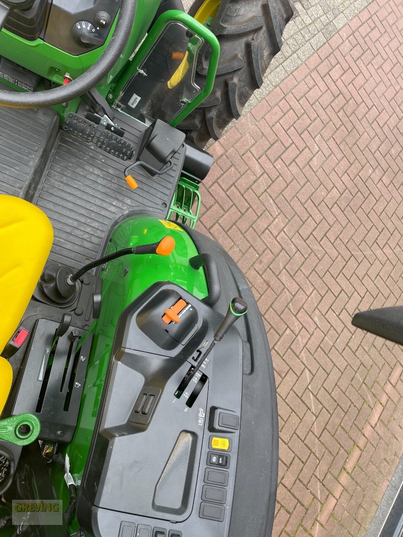 Traktor du type John Deere 5050E + Wagenanhängevorrichtung, Neumaschine en Ahaus (Photo 9)