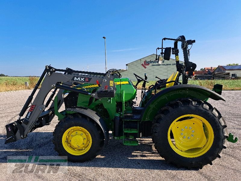 Traktor Türe ait John Deere 5050E, Neumaschine içinde Windsbach (resim 2)