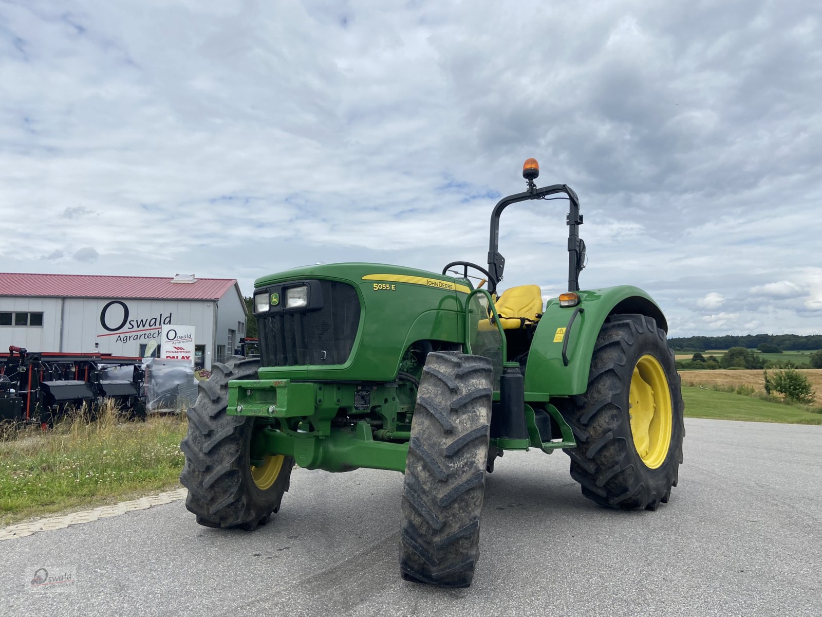 Traktor typu John Deere 5055 E, Gebrauchtmaschine w Iggensbach (Zdjęcie 1)