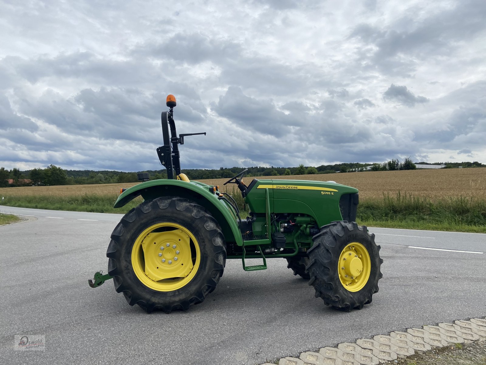 Traktor typu John Deere 5055 E, Gebrauchtmaschine w Iggensbach (Zdjęcie 8)