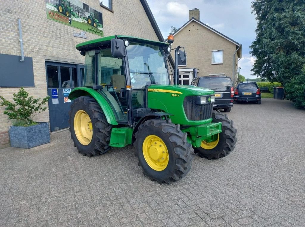 Traktor Türe ait John Deere 5055E, Gebrauchtmaschine içinde Vriezenveen (resim 9)