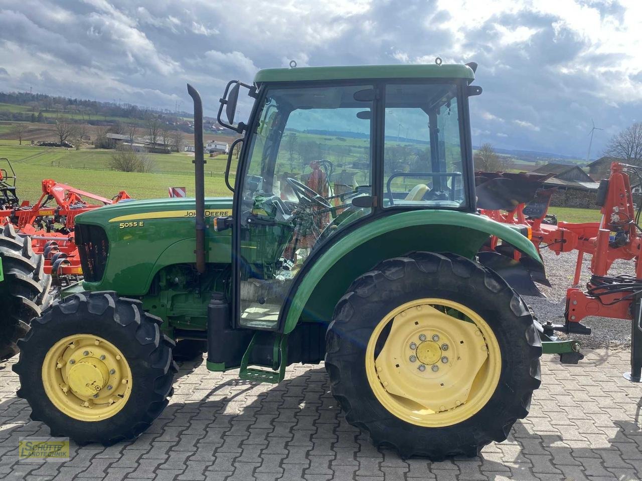 Traktor от тип John Deere 5055E, Gebrauchtmaschine в Marsberg-Giershagen (Снимка 3)