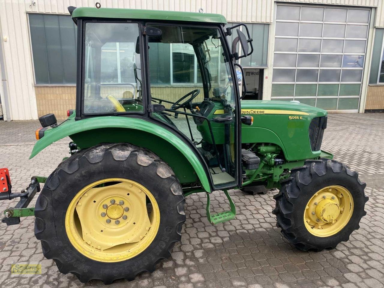 Traktor Türe ait John Deere 5055E, Gebrauchtmaschine içinde Marsberg-Giershagen (resim 9)