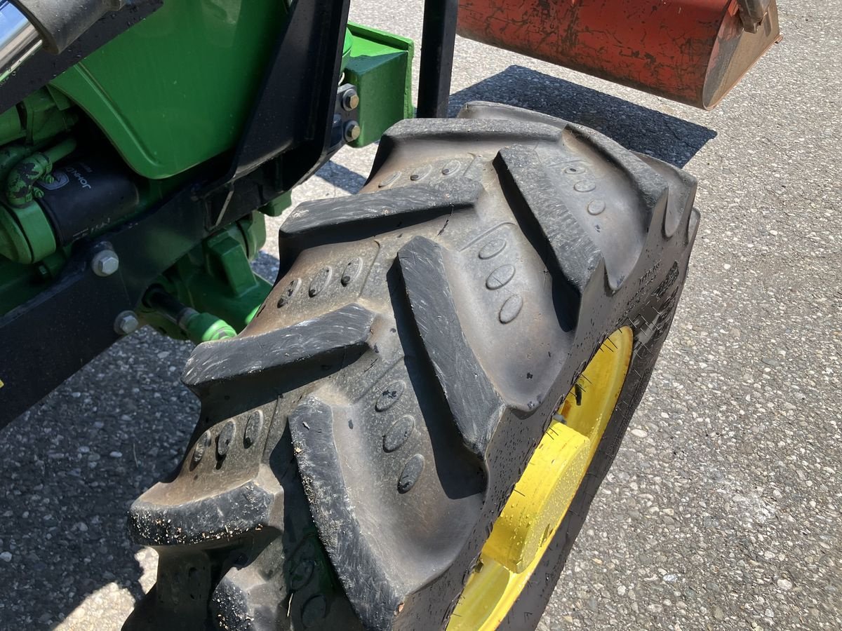 Traktor Türe ait John Deere 5055E, Gebrauchtmaschine içinde Villach (resim 9)