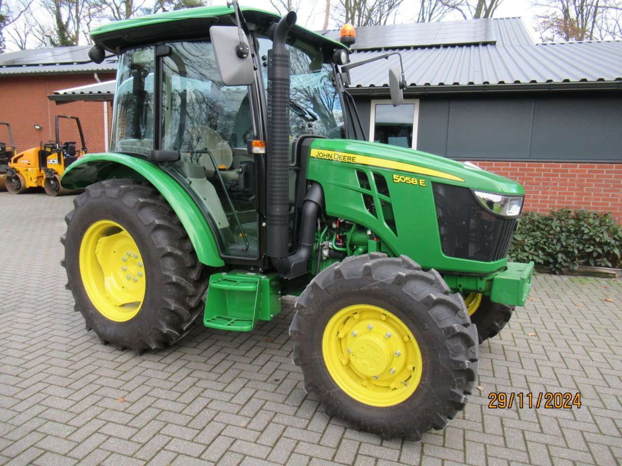 Traktor del tipo John Deere 5058 E 4x4, Gebrauchtmaschine en Borne (Imagen 1)