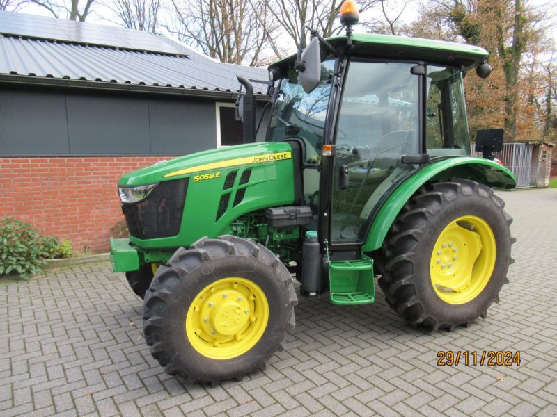 Traktor Türe ait John Deere 5058 E 4x4, Gebrauchtmaschine içinde Borne (resim 1)