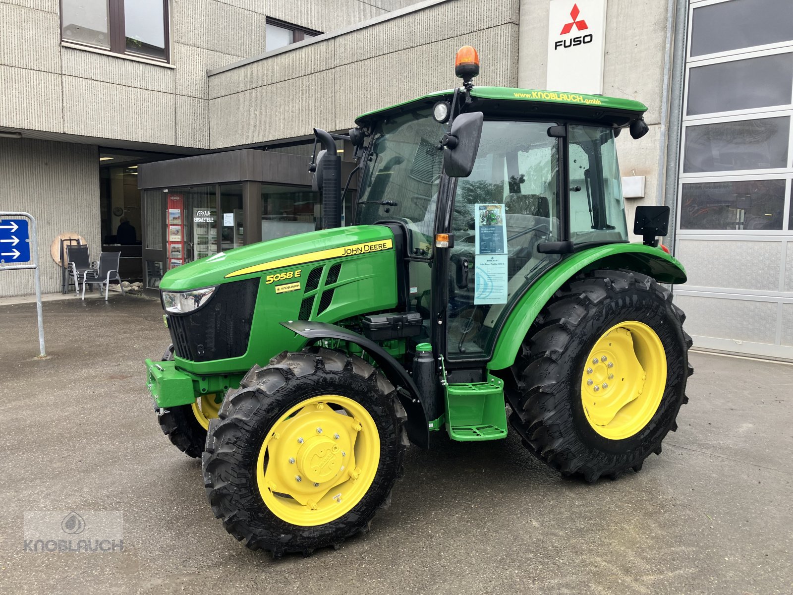 Traktor van het type John Deere 5058 E, Neumaschine in Ravensburg (Foto 2)