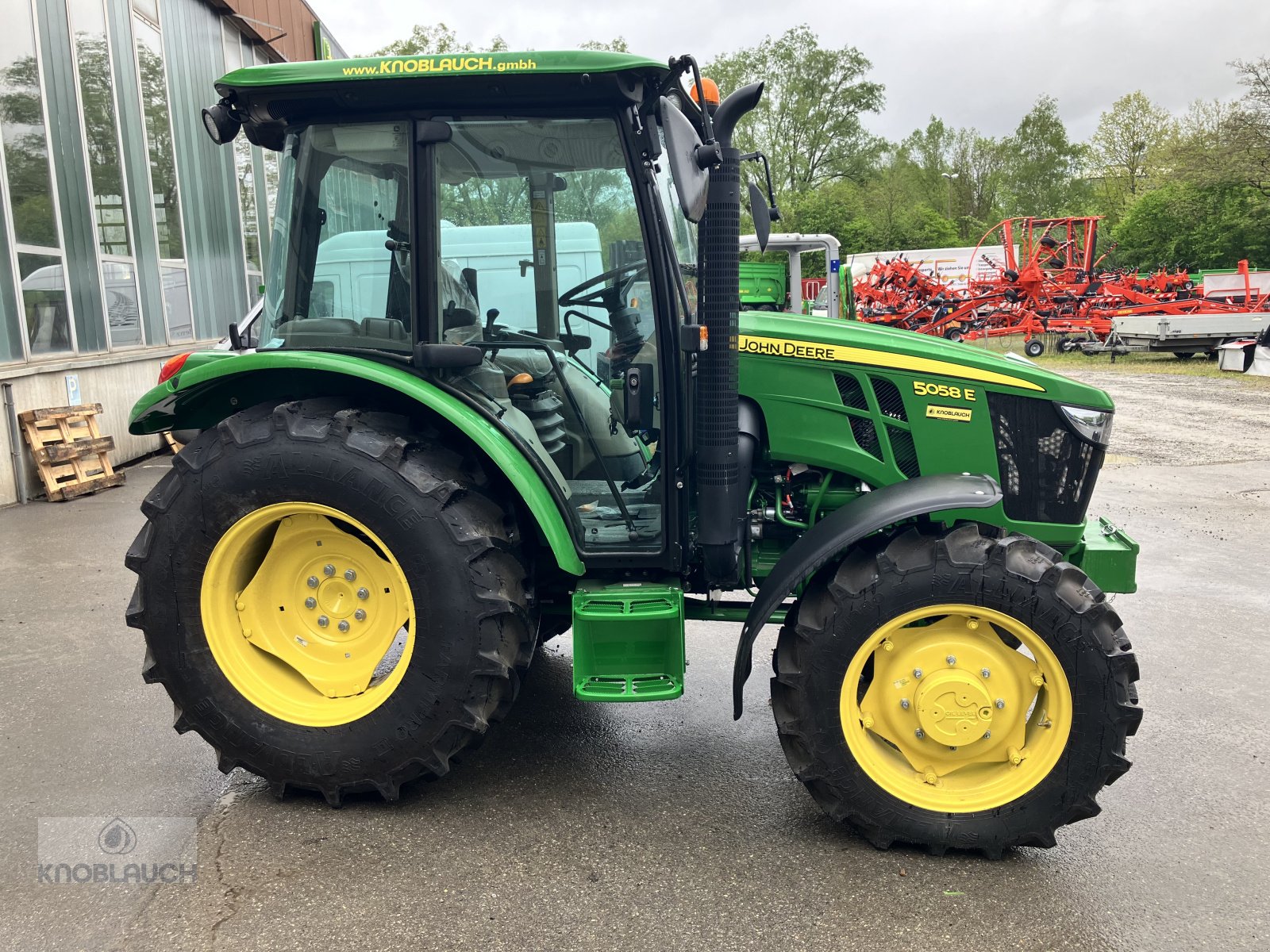 Traktor van het type John Deere 5058 E, Neumaschine in Ravensburg (Foto 5)