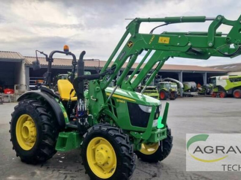 Traktor типа John Deere 5058 E, Gebrauchtmaschine в Melle-Wellingholzhausen (Фотография 1)