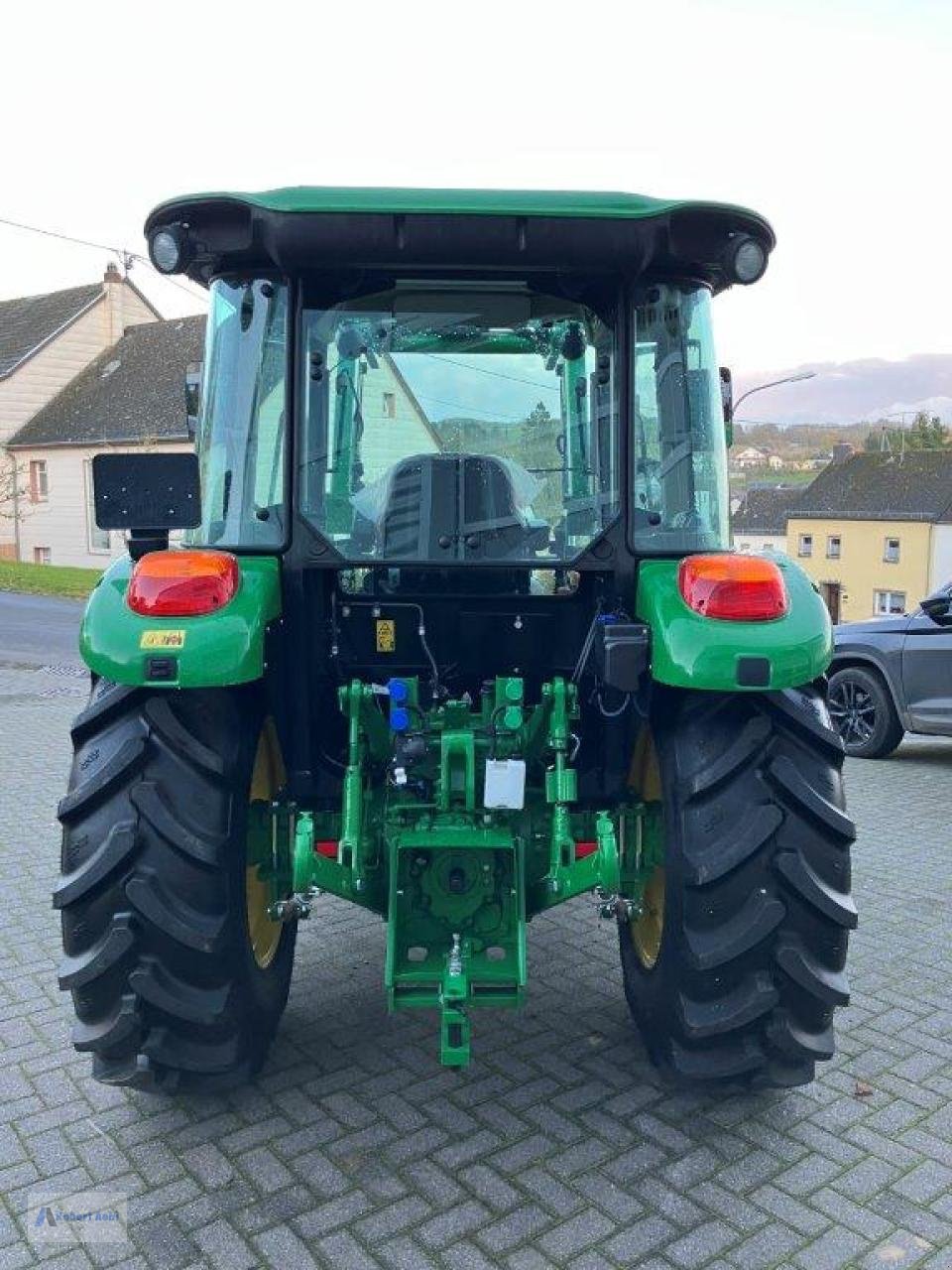 Traktor типа John Deere 5058E m FL, Neumaschine в Hillesheim (Фотография 3)