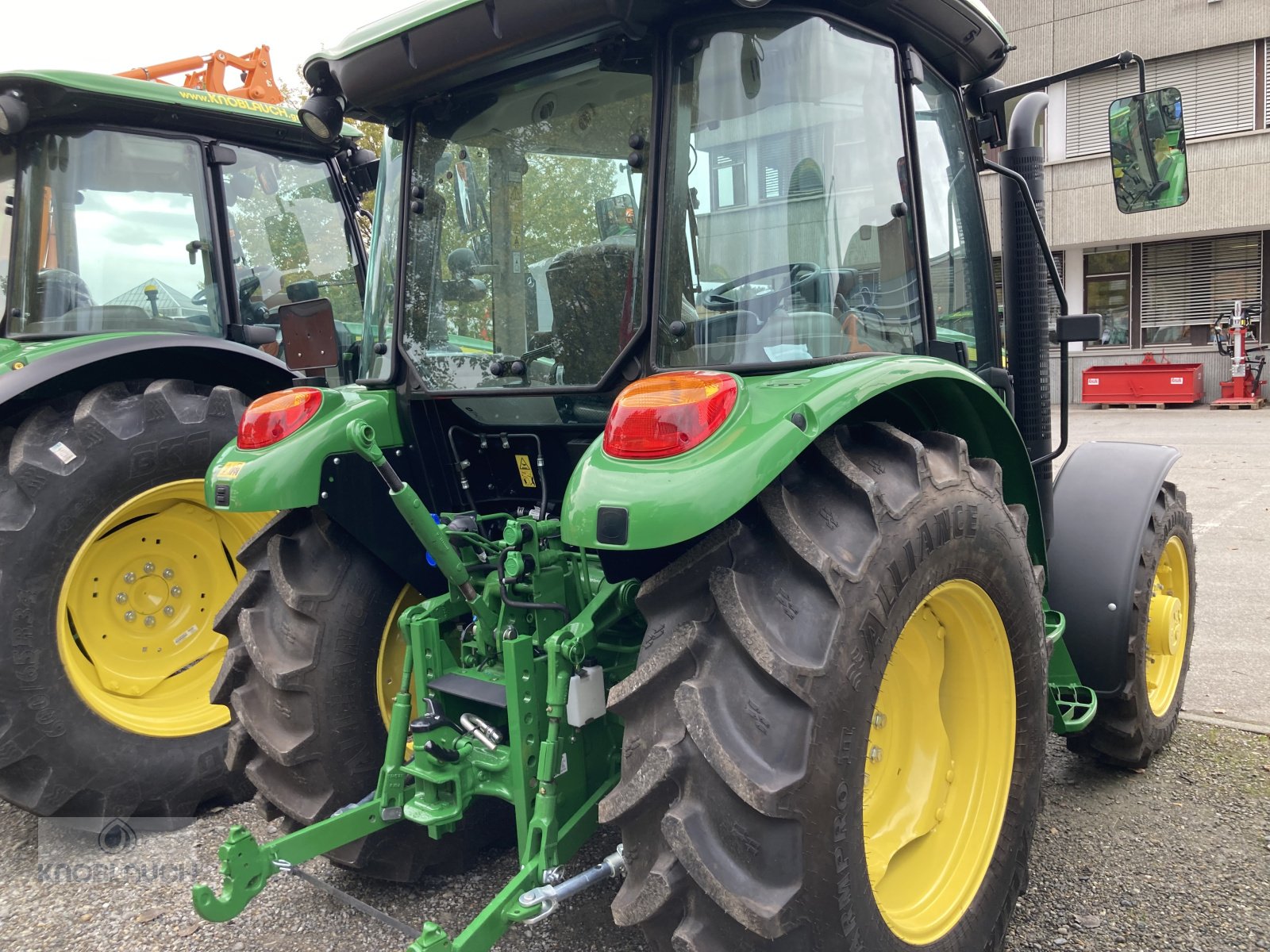 Traktor des Typs John Deere 5058E, Neumaschine in Ravensburg (Bild 3)