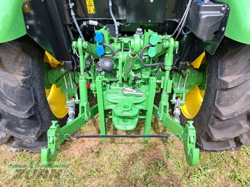 Traktor Türe ait John Deere 5058E, Neumaschine içinde Emskirchen (resim 5)