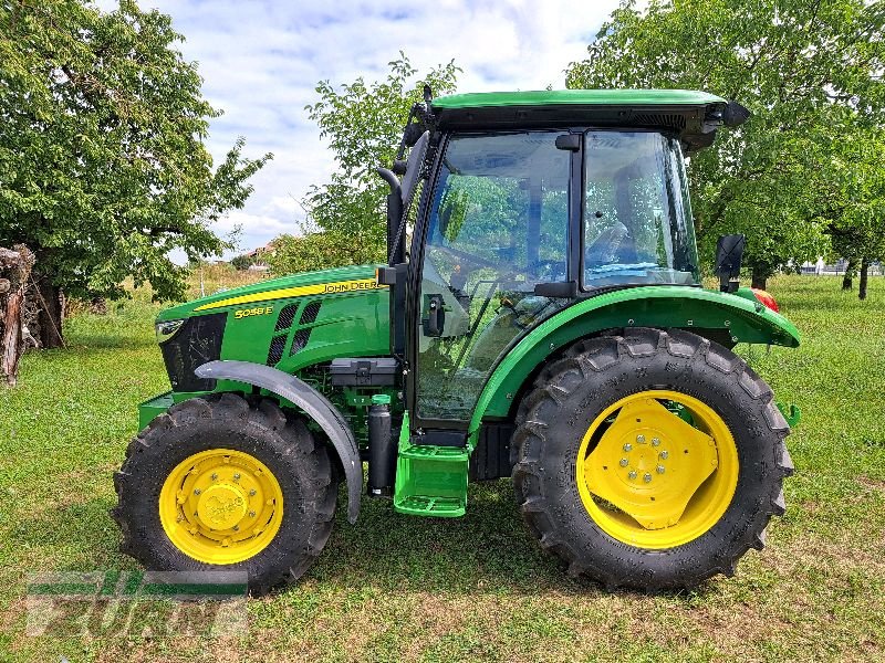 Traktor του τύπου John Deere 5058E, Neumaschine σε Emskirchen (Φωτογραφία 1)