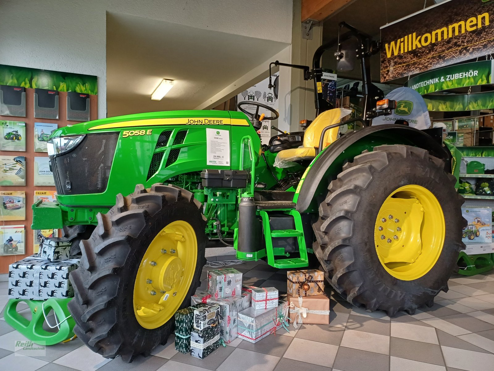 Traktor tip John Deere 5058E, Gebrauchtmaschine in Wolnzach (Poză 1)