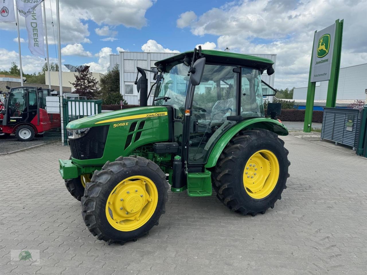 Traktor del tipo John Deere 5058E, Neumaschine en Münchberg (Imagen 1)