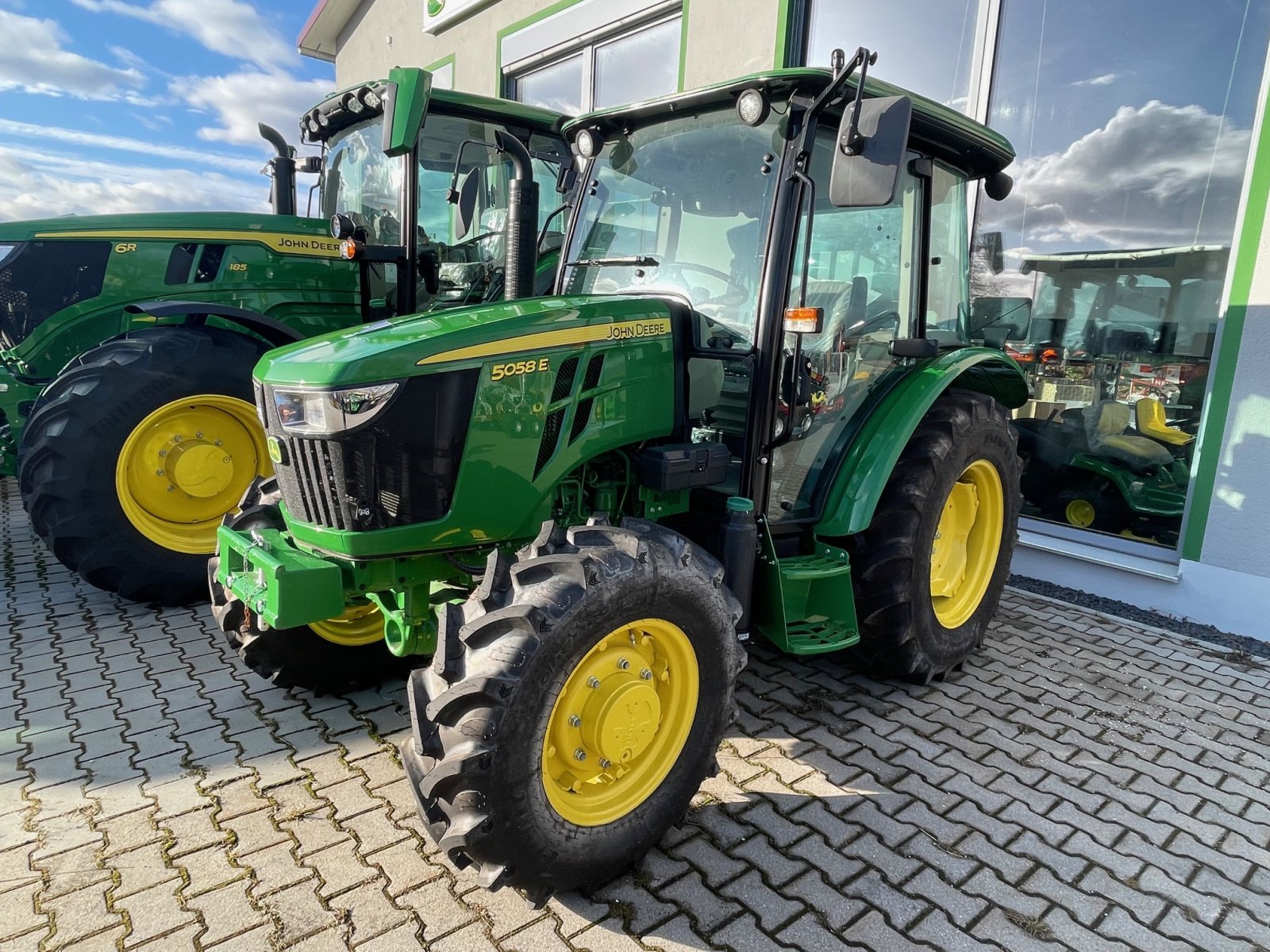 Traktor a típus John Deere 5058E, Neumaschine ekkor: Burglengenfeld (Kép 1)