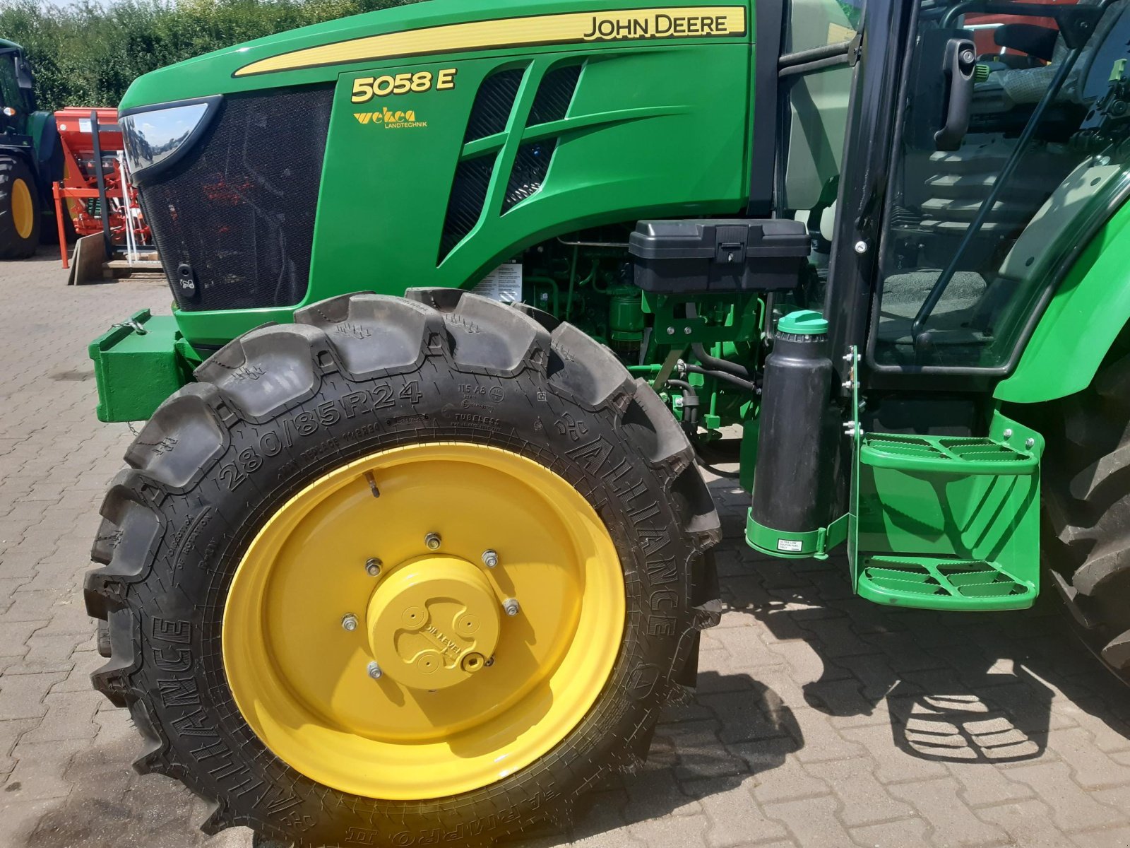 Traktor van het type John Deere 5058E, Neumaschine in Aislingen (Foto 7)