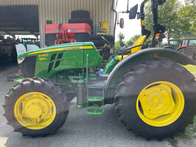 Traktor van het type John Deere 5058E, Neumaschine in Soltau (Foto 3)