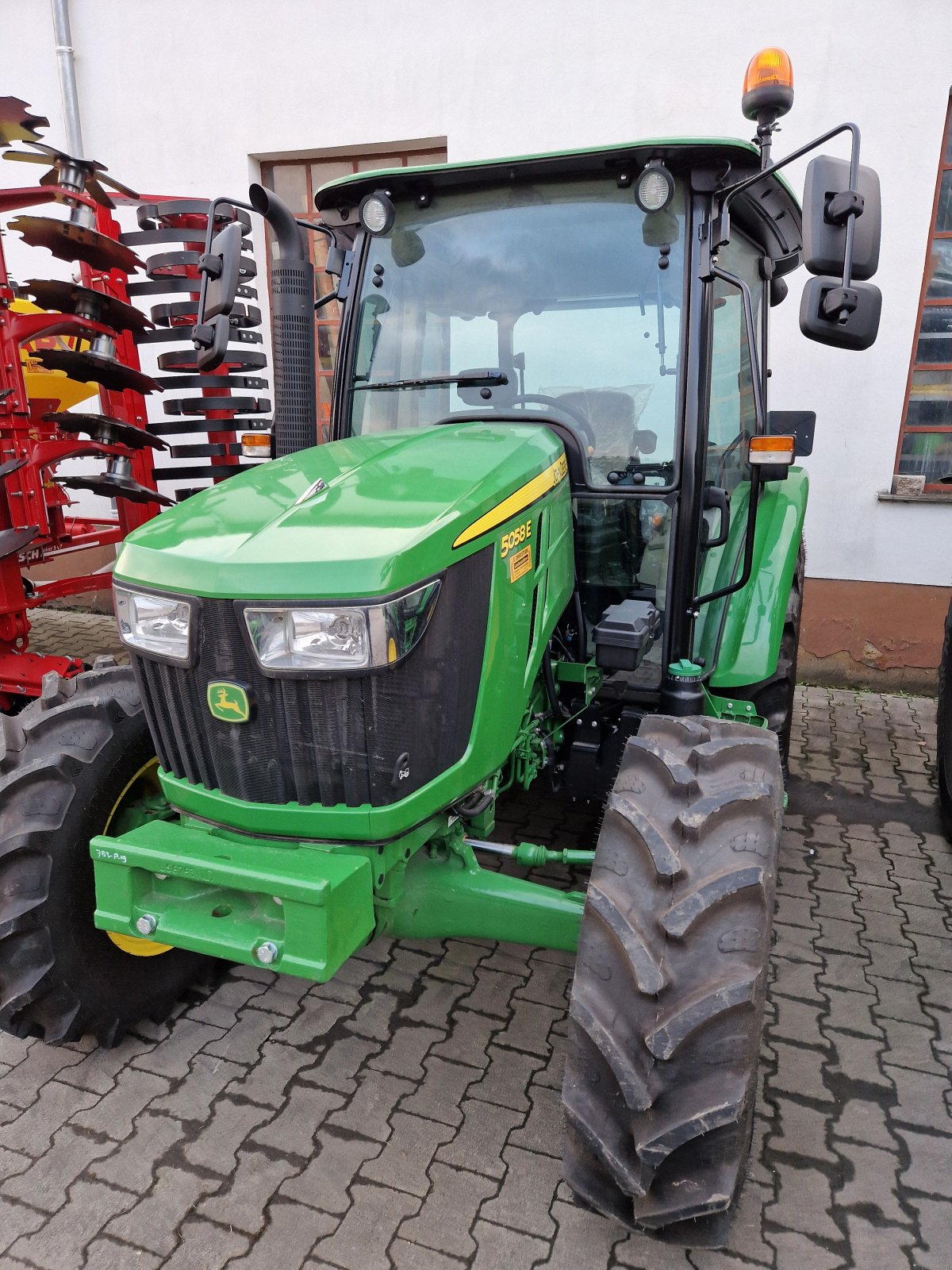Traktor typu John Deere 5058E, Neumaschine v Bad Sobernheim (Obrázek 1)