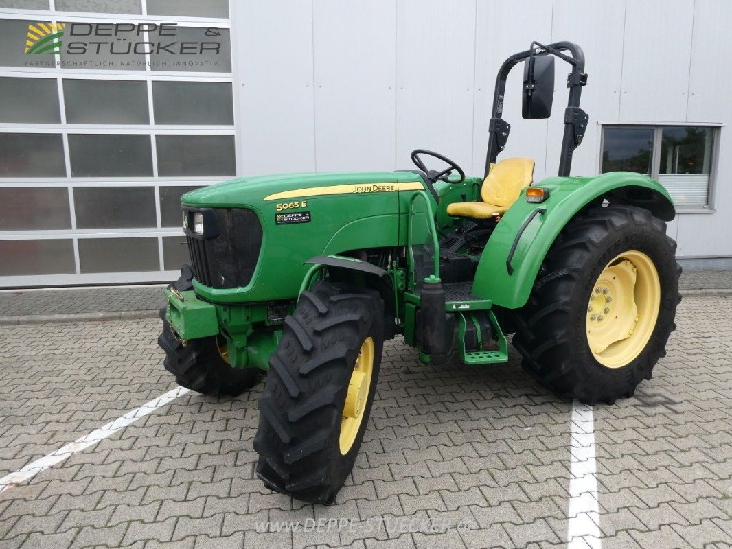 Traktor del tipo John Deere 5065 E, Gebrauchtmaschine en Lauterberg/Barbis (Imagen 2)