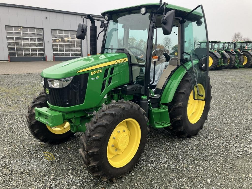 Traktor typu John Deere 5067E KOMPAKTTRAKTOR, Neumaschine v Dätgen (Obrázek 1)