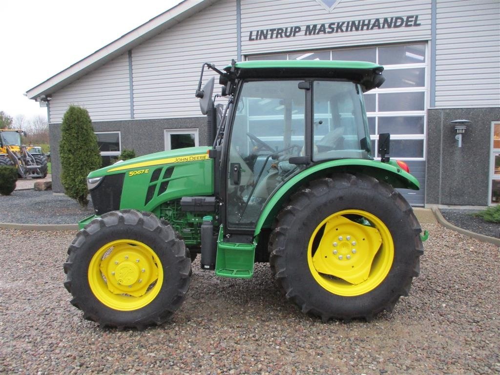 Traktor del tipo John Deere 5067E  med koblings frit vendergear ved rattet og 40kmt gearkasse, Gebrauchtmaschine In Lintrup (Immagine 8)