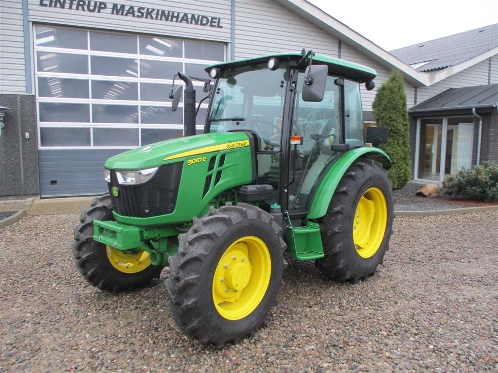 Traktor del tipo John Deere 5067E  med koblings frit vendergear ved rattet og 40kmt gearkasse, Gebrauchtmaschine In Lintrup (Immagine 5)