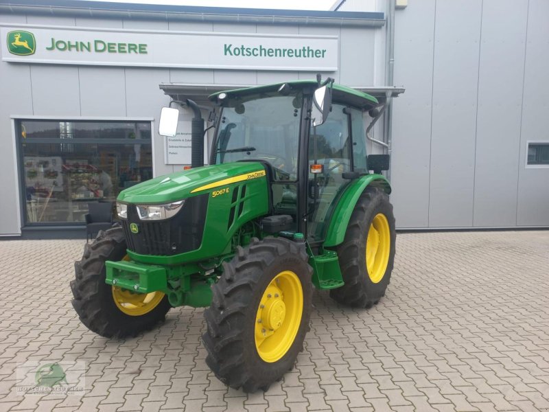 Traktor of the type John Deere 5067E, Neumaschine in Wasungen (Picture 1)