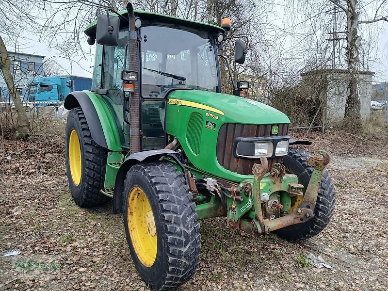 Traktor van het type John Deere 5070M, Gebrauchtmaschine in Limburg (Foto 1)