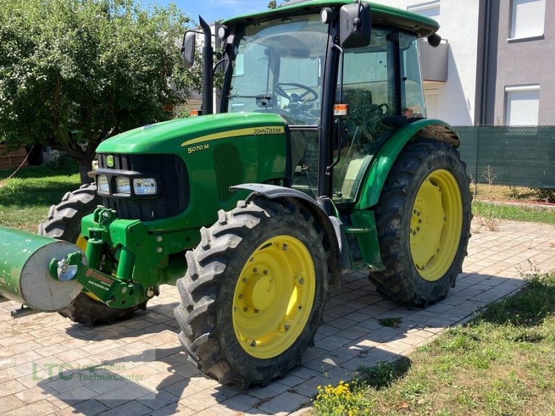 Traktor van het type John Deere 5070M, Gebrauchtmaschine in Korneuburg (Foto 1)