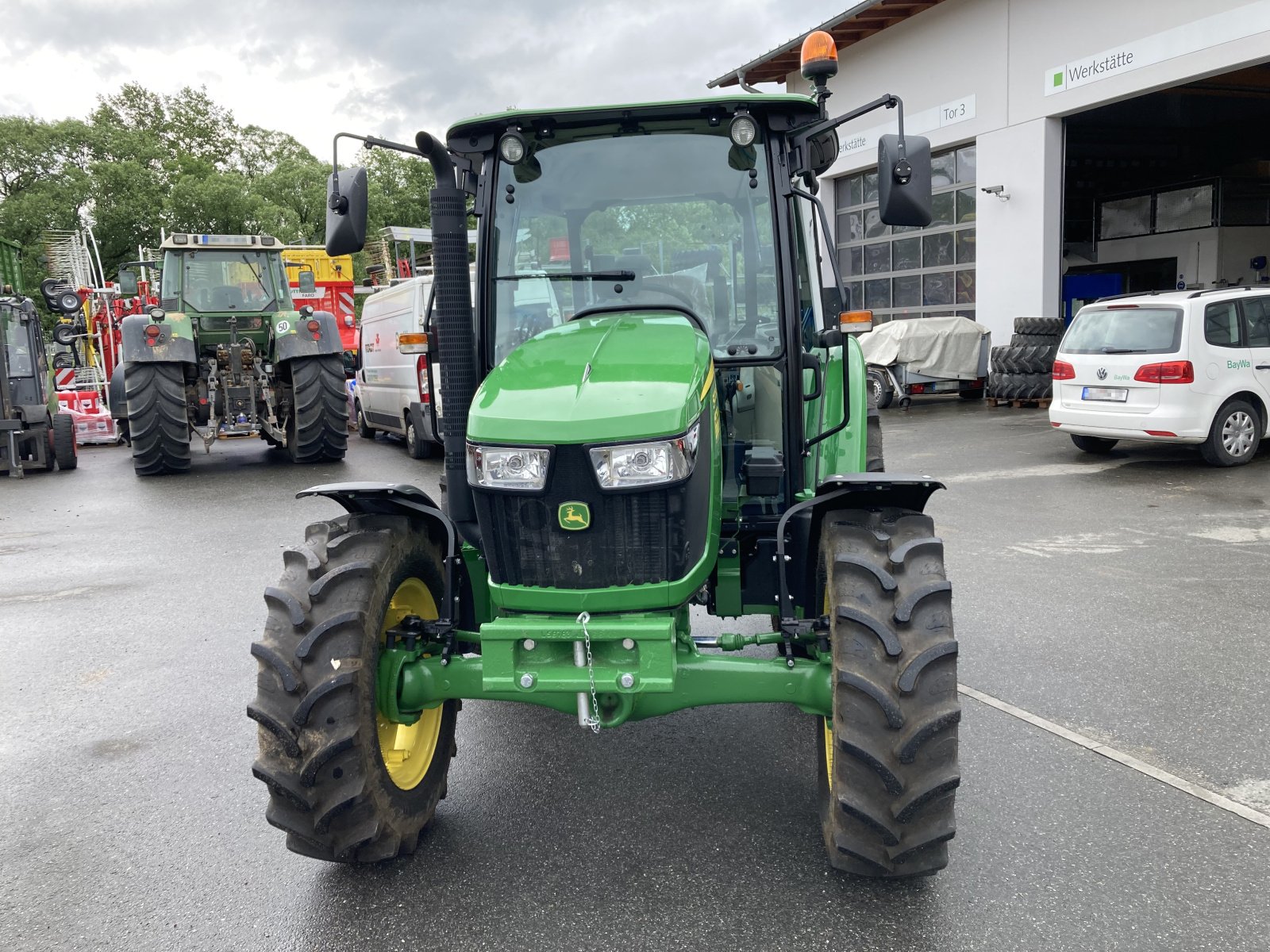 Traktor des Typs John Deere 5075 E, Gebrauchtmaschine in Miltach (Bild 2)