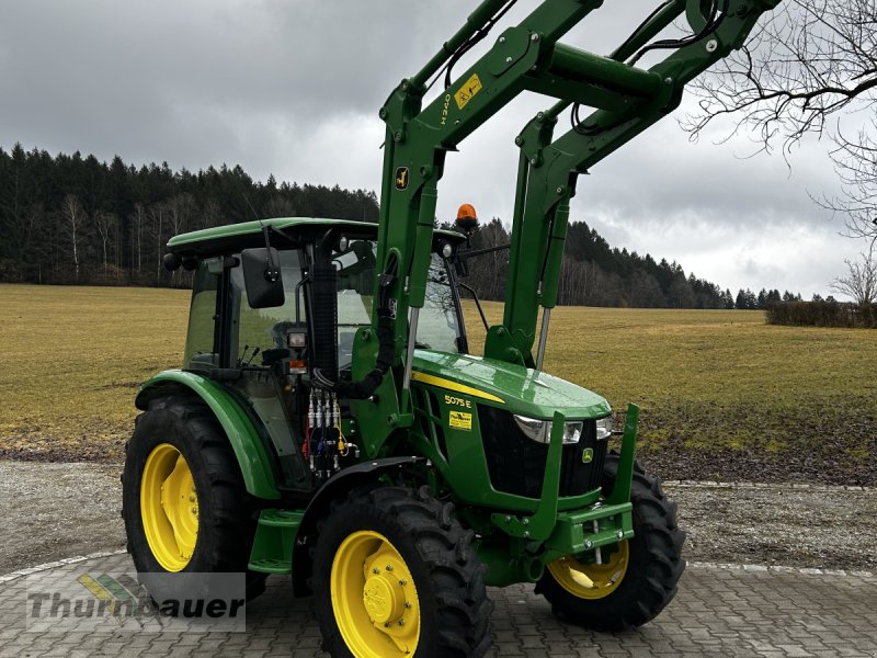 Traktor типа John Deere 5075 E, Gebrauchtmaschine в Bodenmais