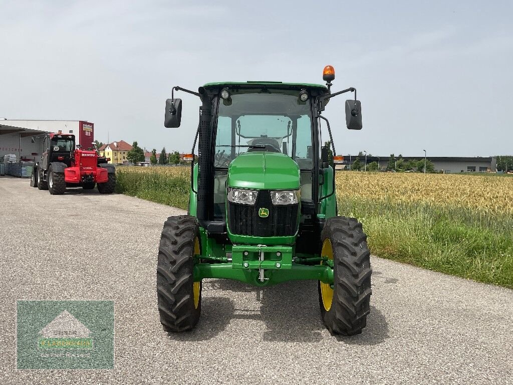 Traktor van het type John Deere 5075 E, Neumaschine in Eferding (Foto 2)