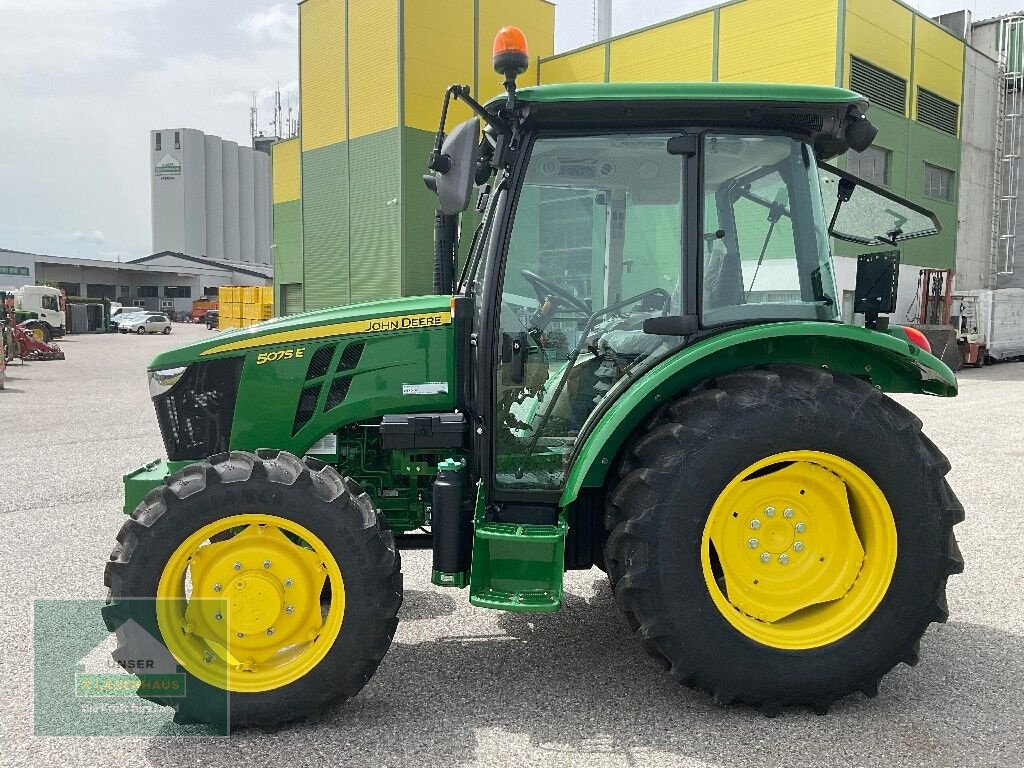 Traktor от тип John Deere 5075 E, Neumaschine в Eferding (Снимка 9)