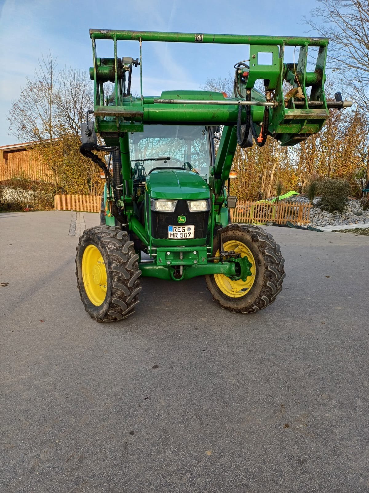 Traktor des Typs John Deere 5075 E, Gebrauchtmaschine in Rinchnach (Bild 2)