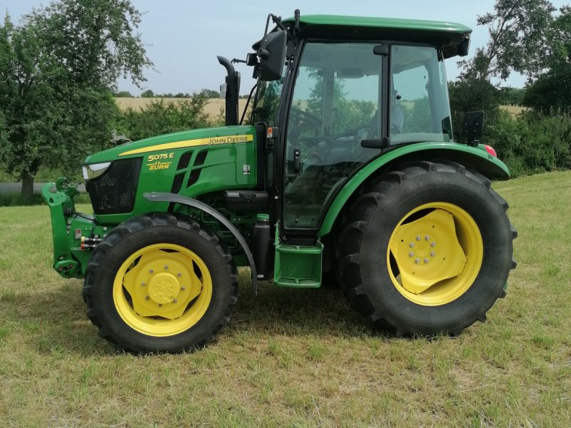 Traktor of the type John Deere 5075 E, Gebrauchtmaschine in Altkrautheim (Picture 1)