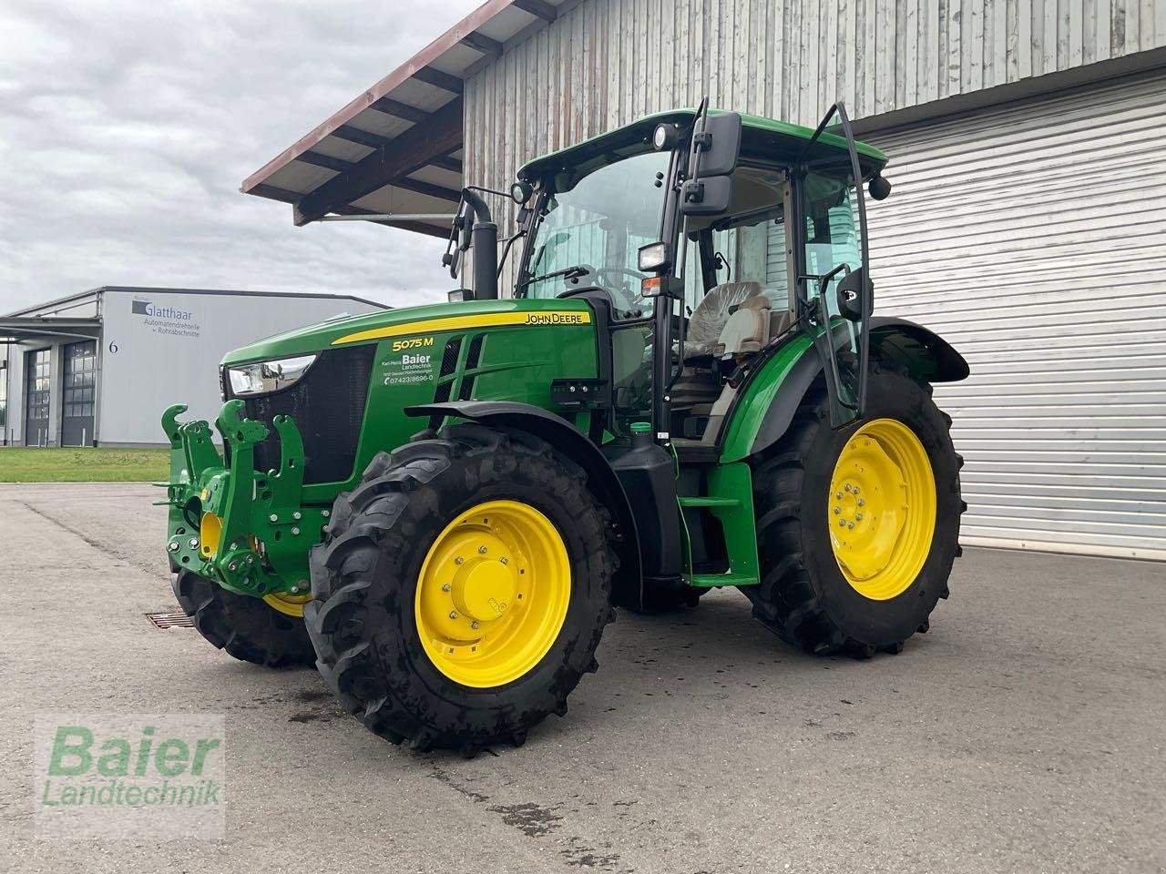 Traktor typu John Deere 5075 M, Gebrauchtmaschine w OBERNDORF-HOCHMOESSINGEN (Zdjęcie 1)