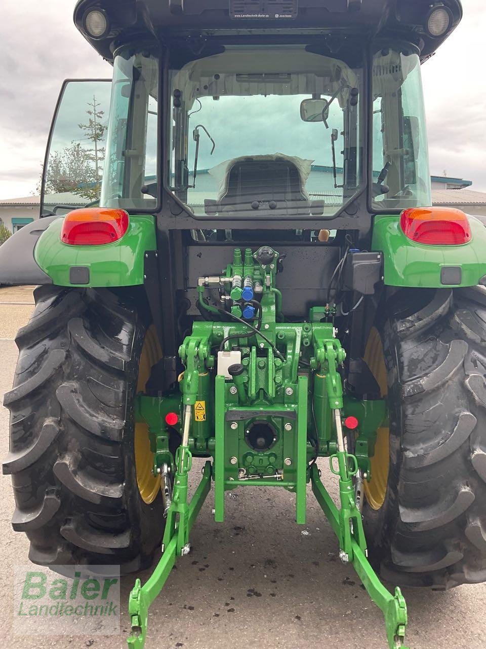 Traktor du type John Deere 5075 M, Gebrauchtmaschine en OBERNDORF-HOCHMOESSINGEN (Photo 4)