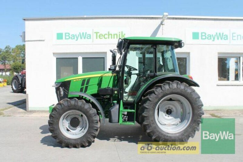 Traktor des Typs John Deere 5075 M, Gebrauchtmaschine in Straubing (Bild 1)