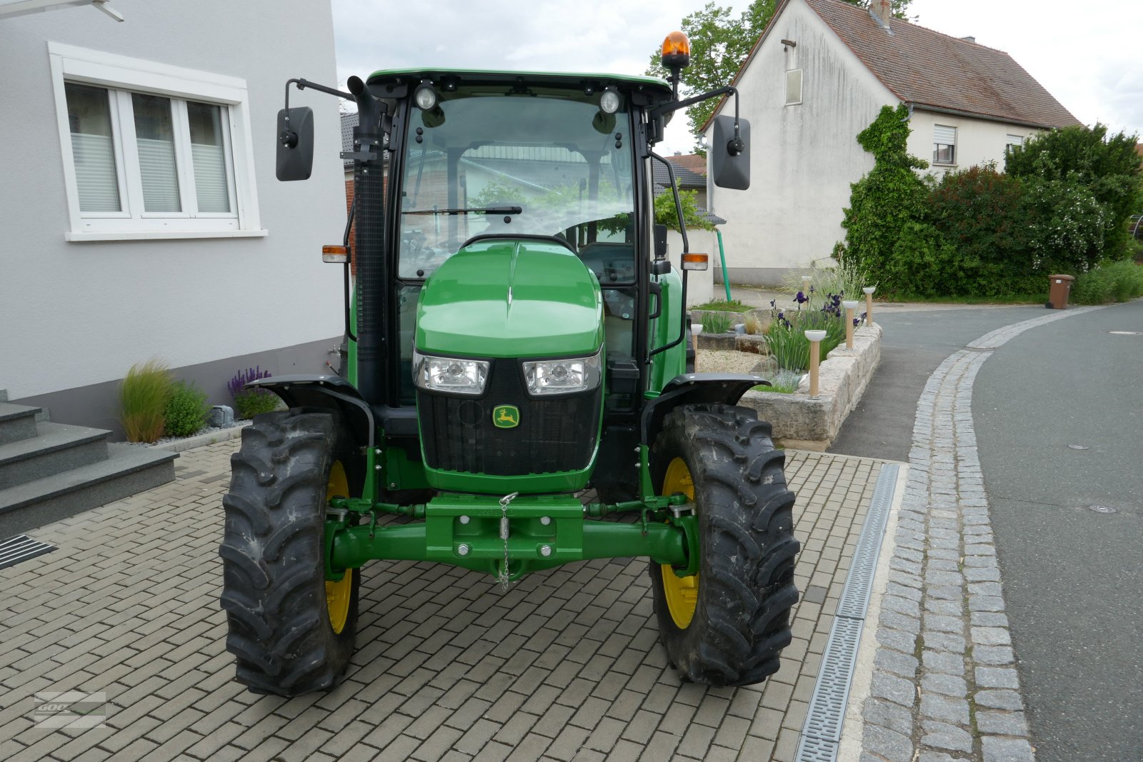 Traktor des Typs John Deere 5075e Allrad mit Kabine. Bj.2021. Erst 700 Std. Wie NEU!!, Gebrauchtmaschine in Langenzenn (Bild 3)