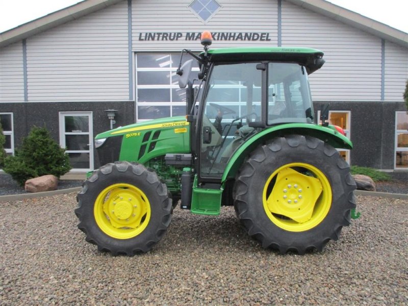 Traktor del tipo John Deere 5075E  med koblings frit vendergear ved rattet og 40kmt gearkasse, Gebrauchtmaschine In Lintrup (Immagine 1)