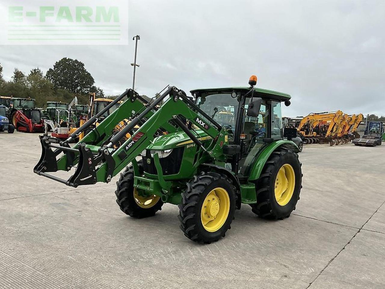 Traktor от тип John Deere 5075e tractor (st21116), Gebrauchtmaschine в SHAFTESBURY (Снимка 8)