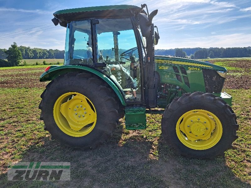 Traktor of the type John Deere 5075E, Neumaschine in Windsbach (Picture 1)