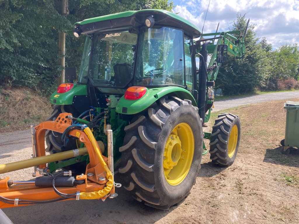 Traktor des Typs John Deere 5075E, Gebrauchtmaschine in MEYMAC (Bild 3)