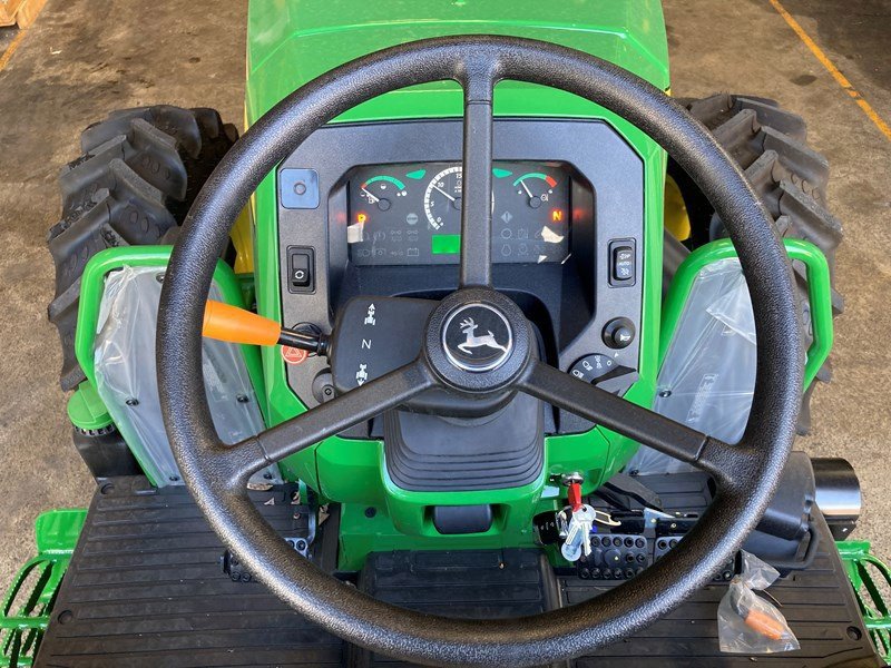 Traktor Türe ait John Deere 5075E, Neumaschine içinde Ersingen (resim 7)