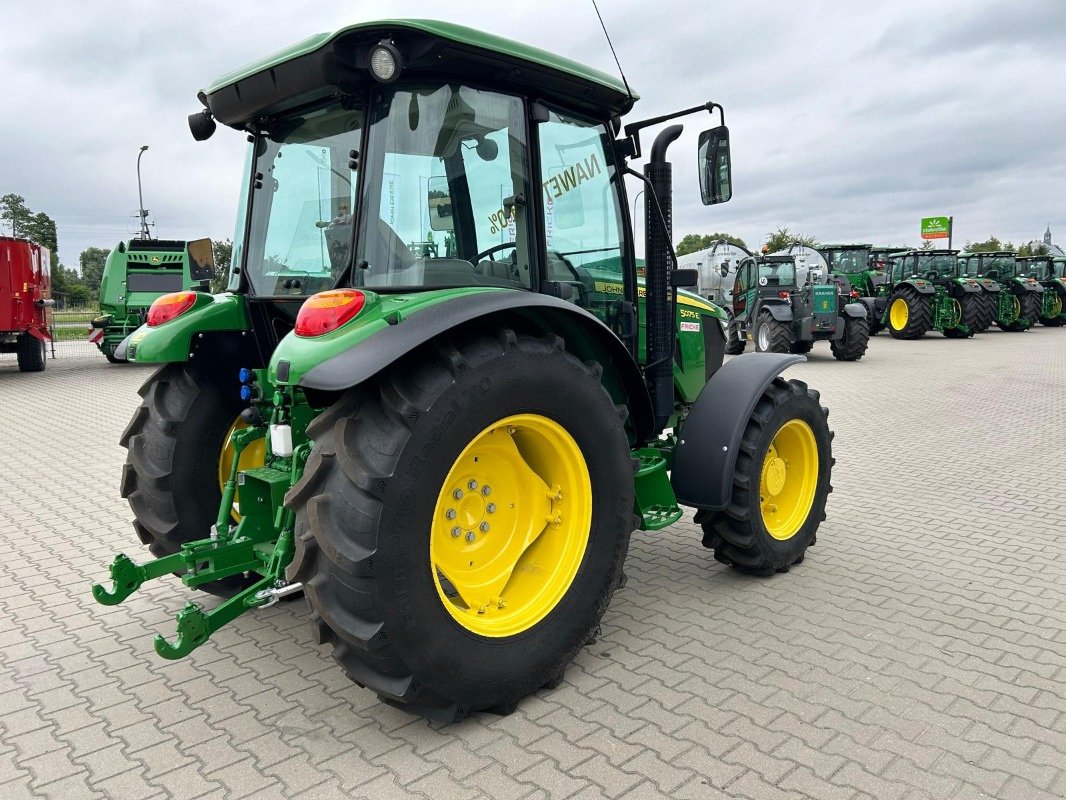 Traktor des Typs John Deere 5075E, Gebrauchtmaschine in Mrągowo (Bild 4)